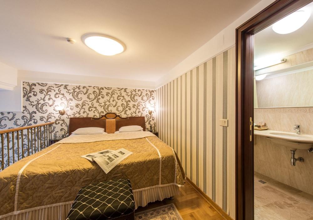 Moskva Hotel